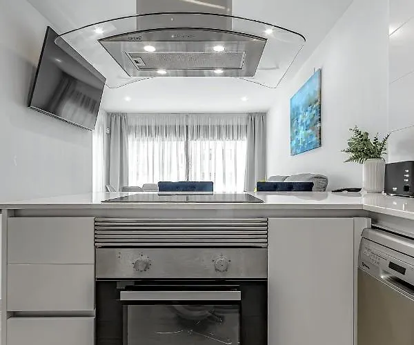 アパート Luxury 2bedroom On San Juan プラヤ・デ・サン・ファン